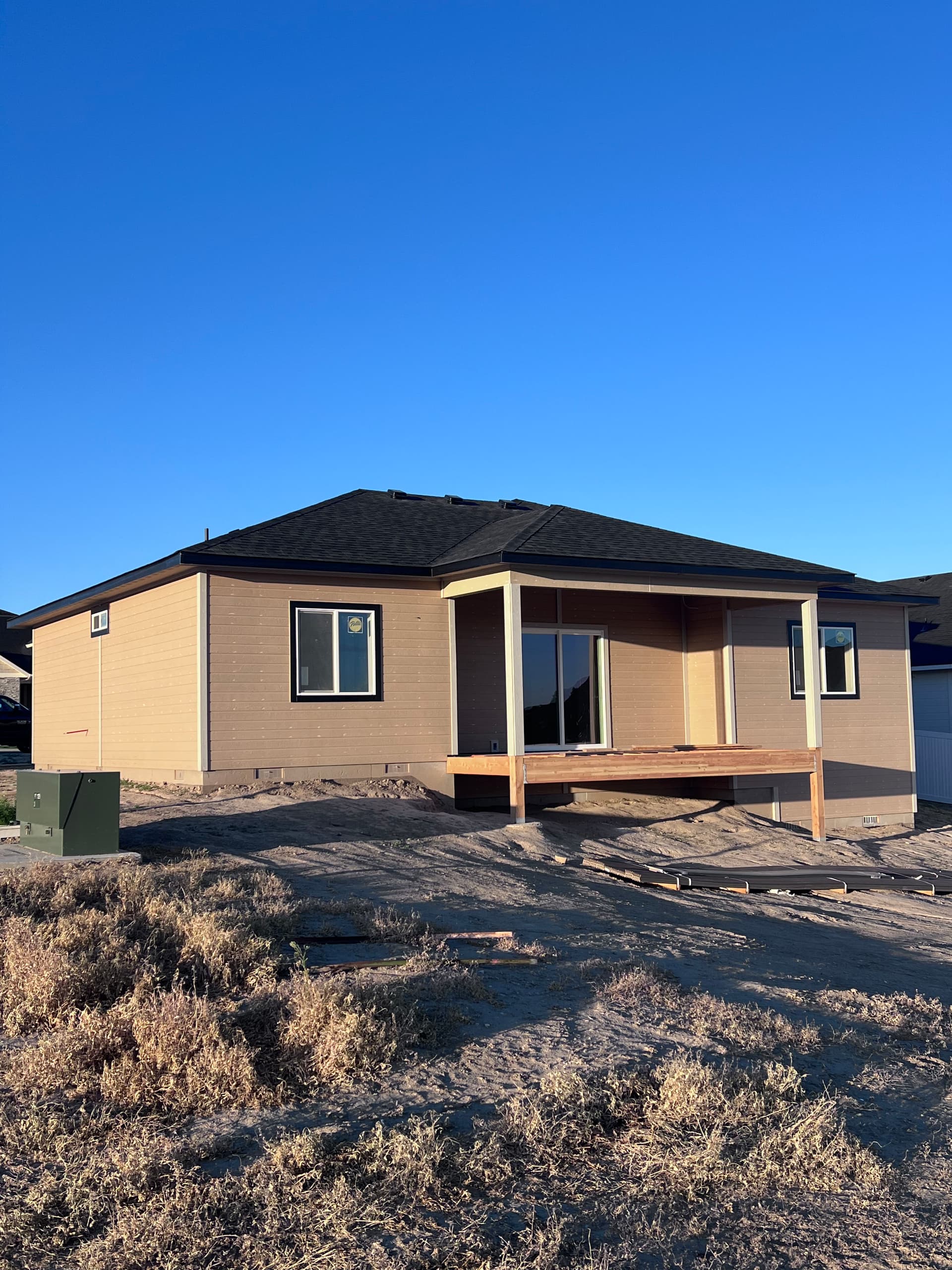 Gallery photos for Atlas ProLam Architectural Shingles on a New Construction Home: Image #1