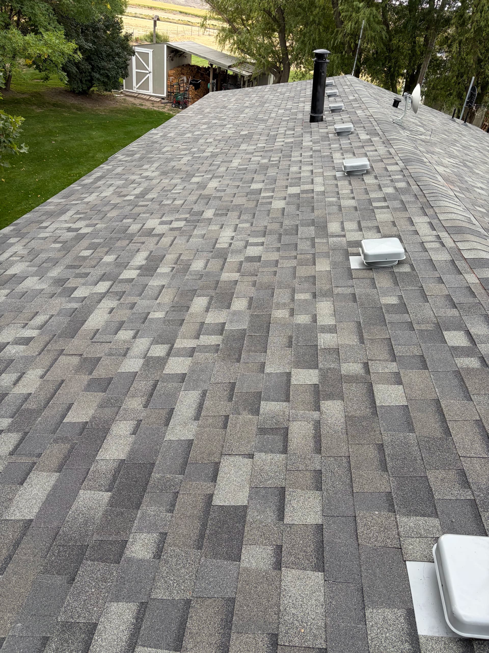 Gallery photos for Storm Gray Malarkey Shingles on a Large Rural Home: Image #2