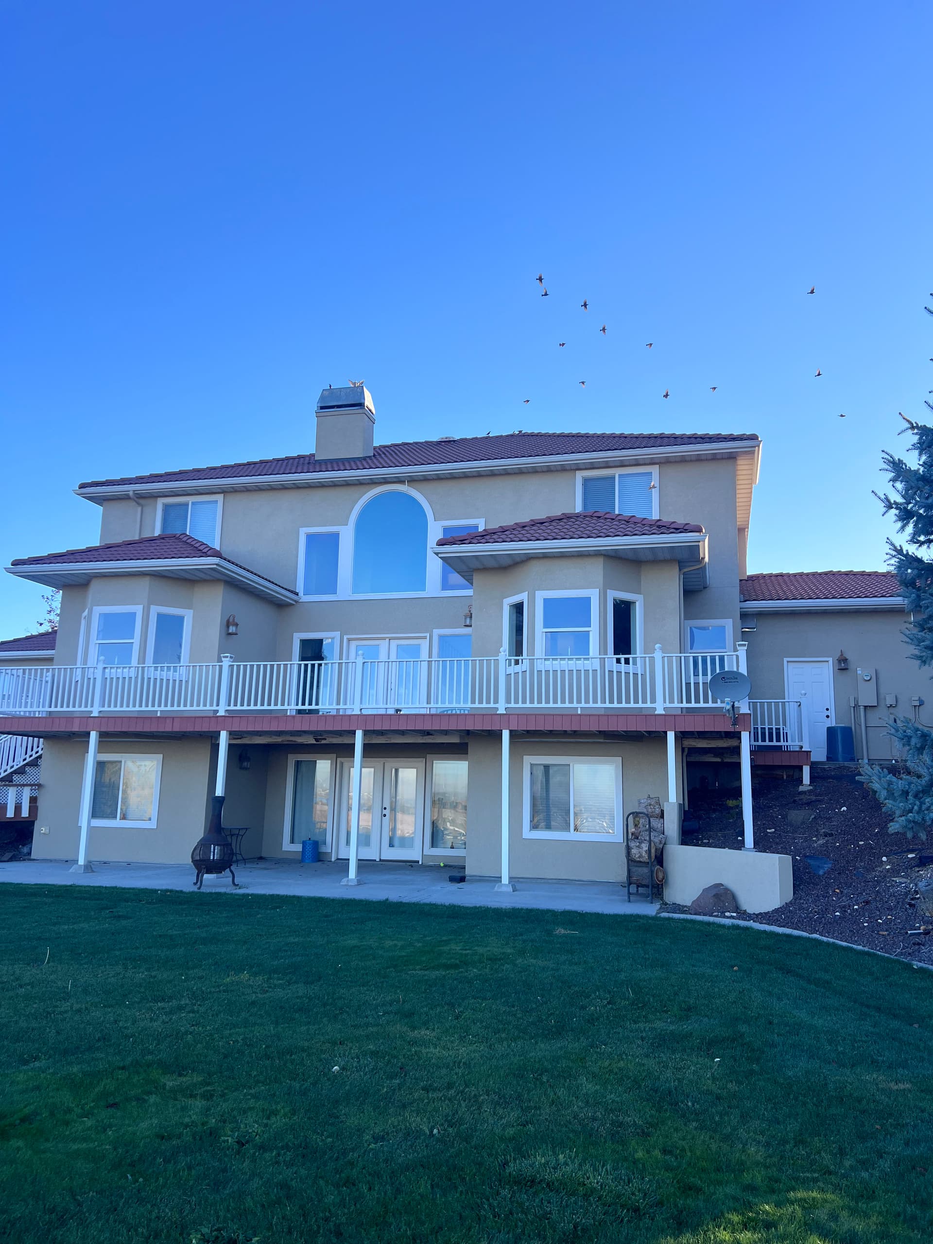 Gallery photos for Elegant Roof Upgrade with Autumn Blend Presidential Shingles: Image #2