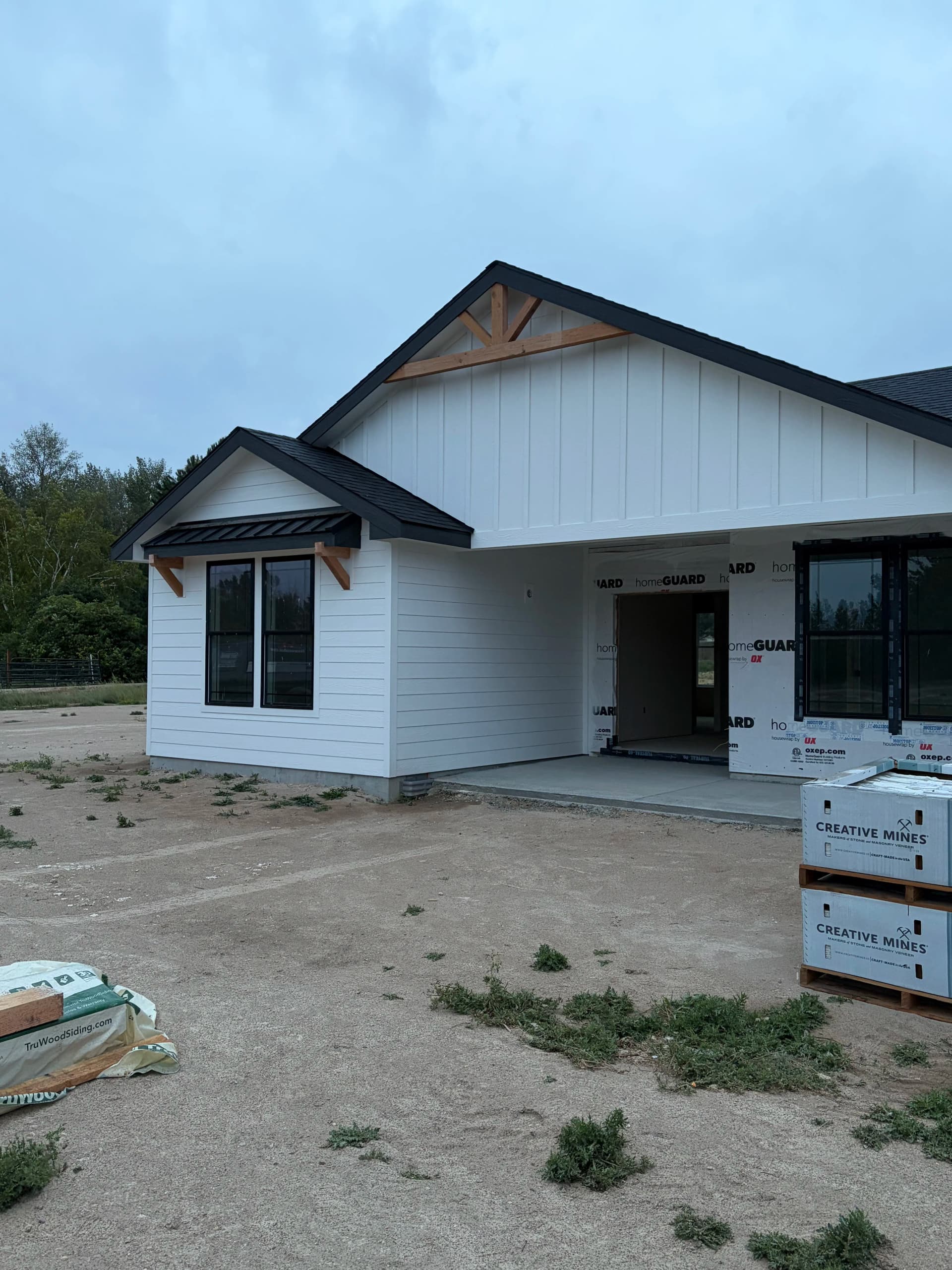 Gallery photos for New Construction Roofing and Siding with High-Wind Shingles and Custom Accents: Image #3